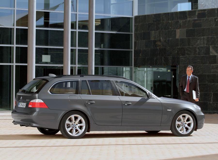  BMW 545i Touring (E61) 2004 года  (WW) (фото 25 из 42)